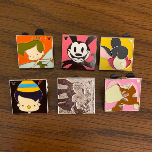 Disney Other - Disney Trading Pin - squares